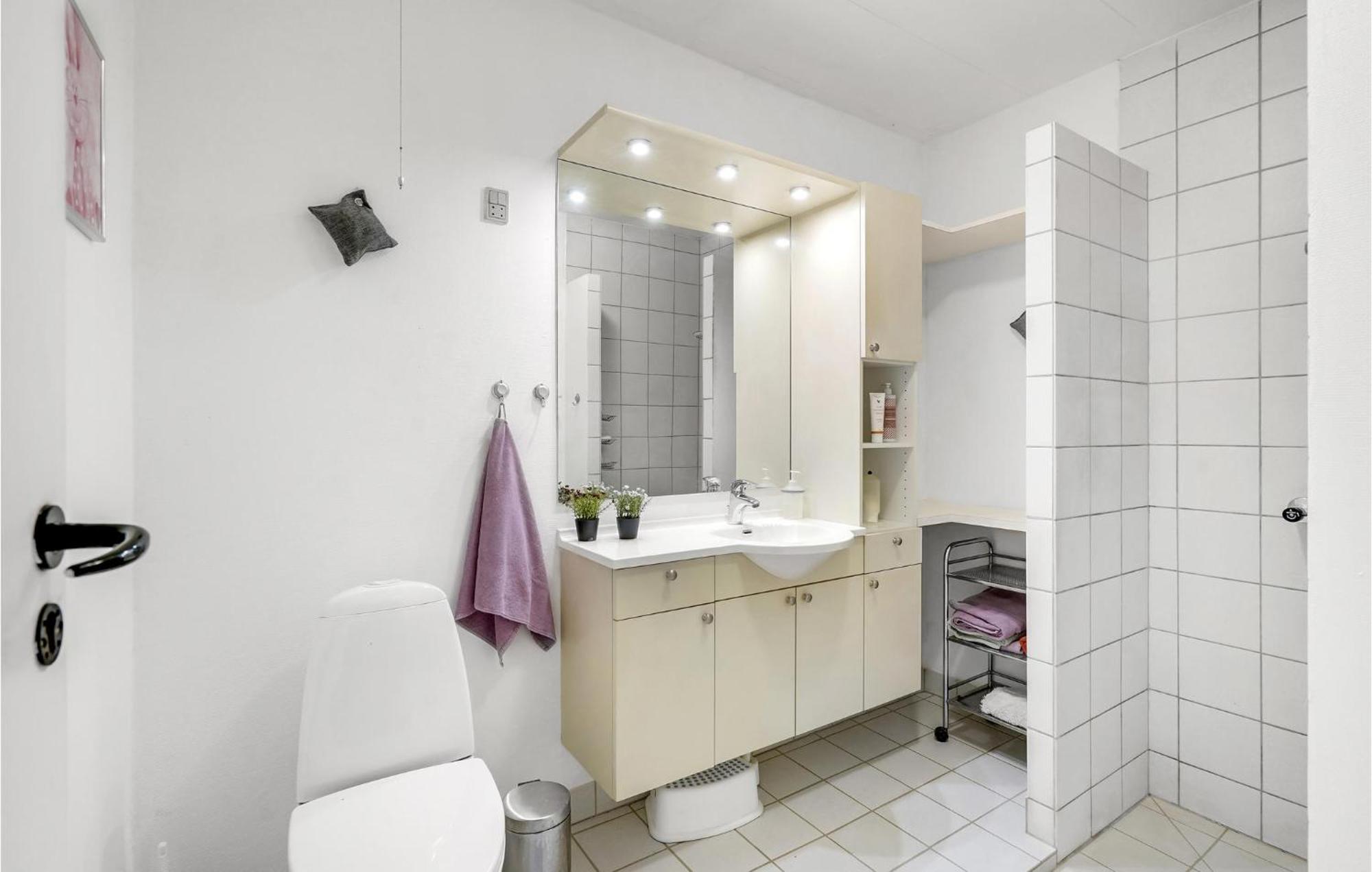 Beautiful Home In Nakskov With Kitchen Kültér fotó